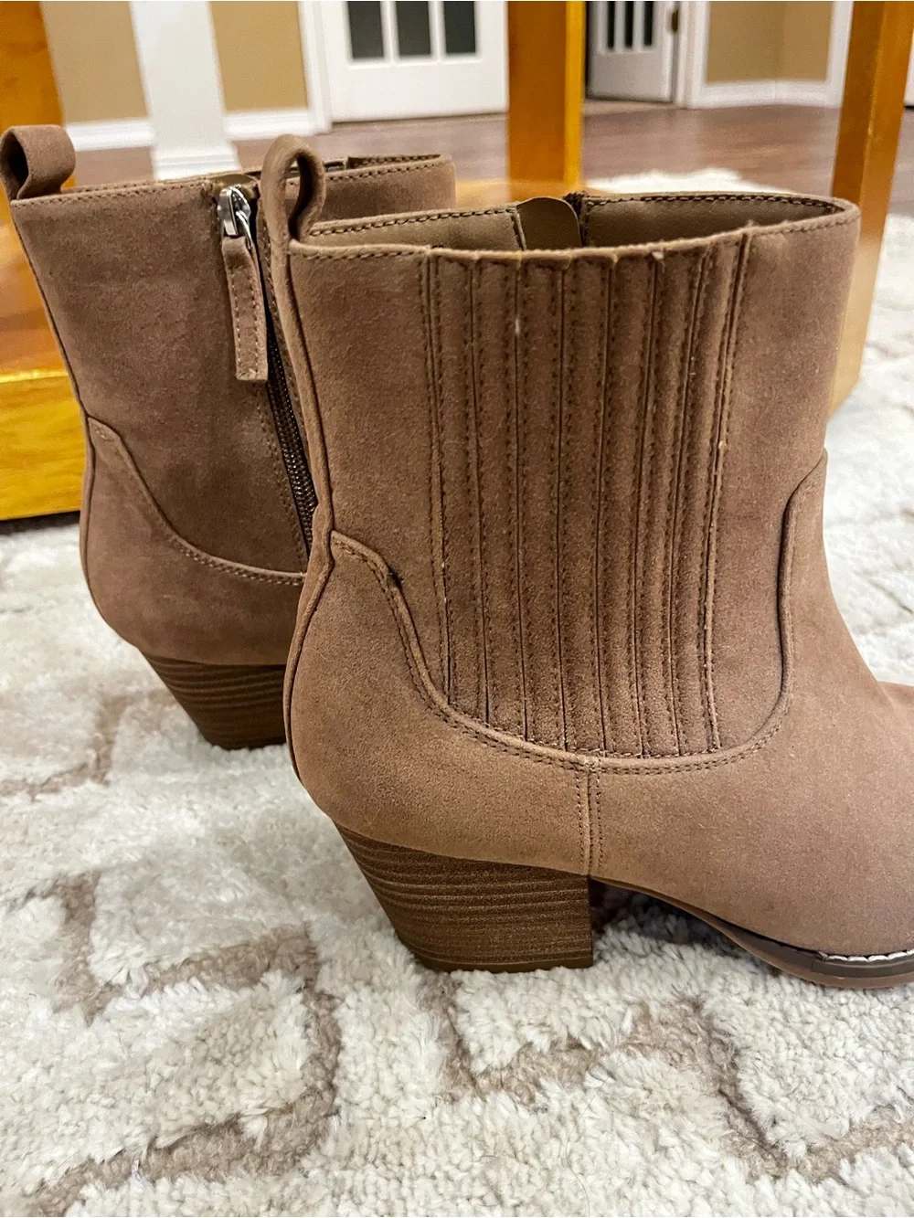 Universal Thread Taupe Western Ankle Boots Women’s 9.5 Side Zip Booties